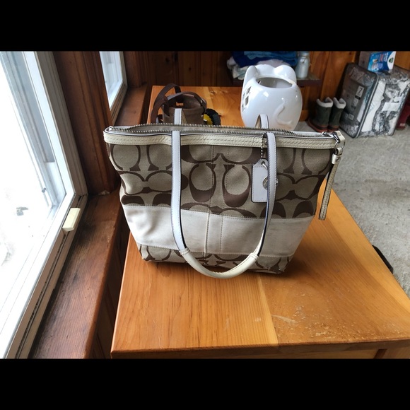 Coach shoulder bag - Picture 1 of 4